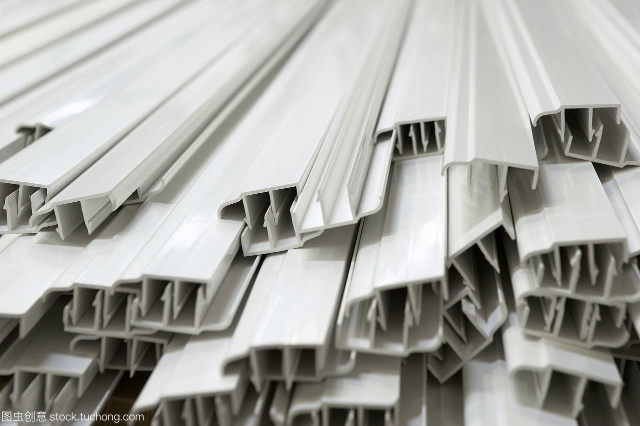 挤压UPVC窗框 无塑化聚氯乙烯在建筑中的应用